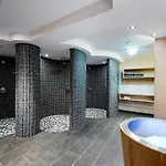 Alpenhotel Perner מלון 4*