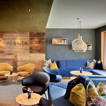 Отель Alpenhotel Perner 4*