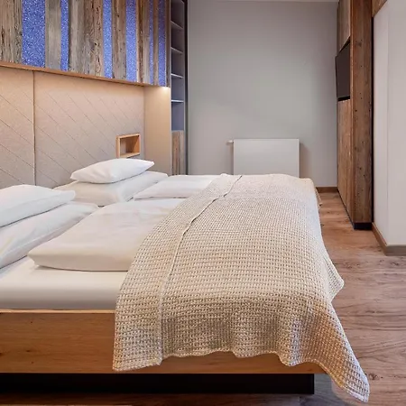Alpenhotel Perner اوبرتاورن
