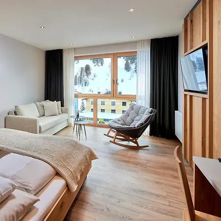 Alpenhotel Perner فندق 4*