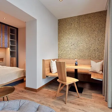 Alpenhotel Perner Отель Обертауэрн