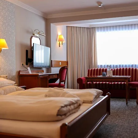 Alpenhotel Perner فندق اوبرتاورن