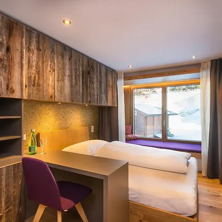 Alpenhotel Perner فندق اوبرتاورن