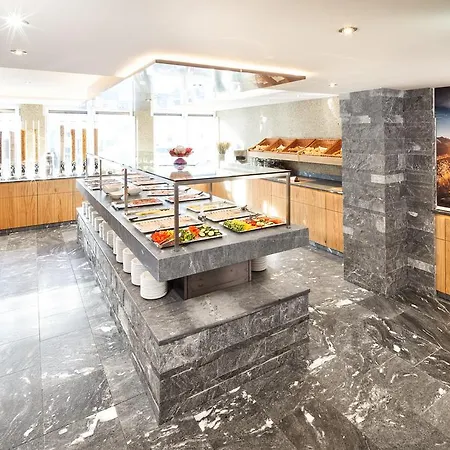 Отель Alpenhotel Perner 4*