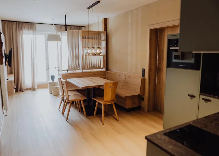 Отель Alpenhotel Perner 4*